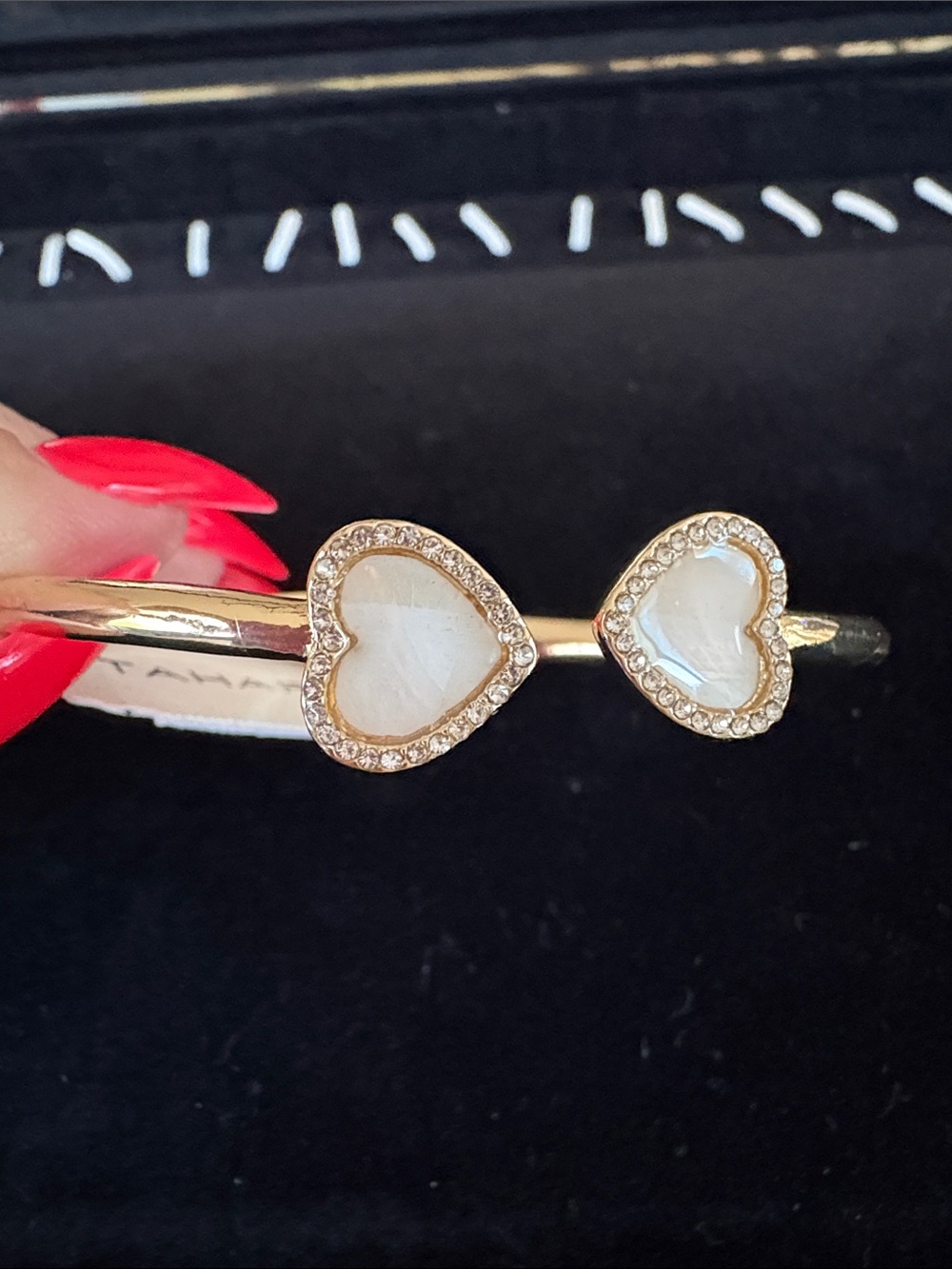TAHARI Gold/ Mother of Pearl Heart Cuff NWT - Picture 6 of 6